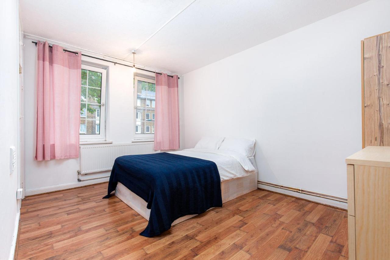 Whitman House 3*